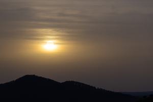 Sonnenuntergang im Saharastaub