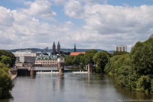 Fulda mit Blick auf Schleuse